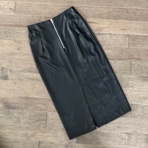 2/40$ π Leatherette chic skirt